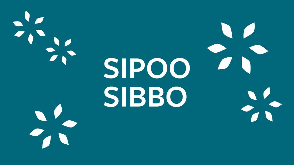 Text "Sipoo Sibbo" och blommor.