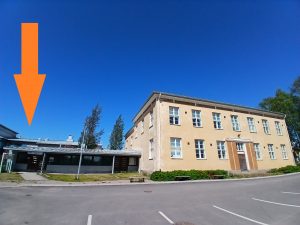 Opistotalon sisäänkäynti